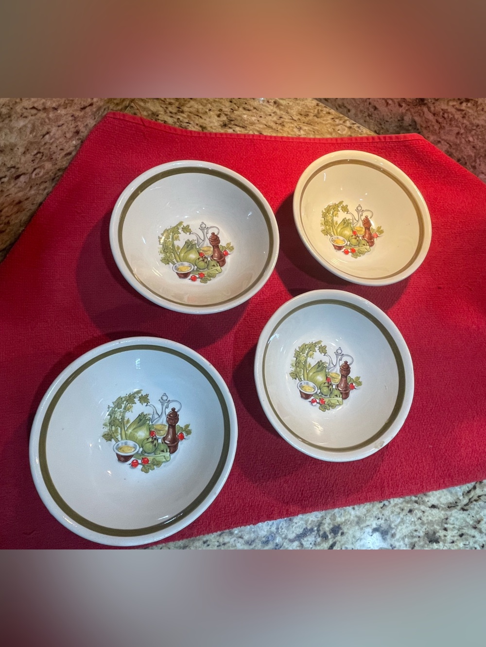 Vintage Ceramic ltalian Salad / misc Serving Bowls in Cream and Green - Set of 4